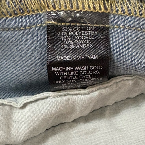 Express Jeans Women's Denim Graphic Jacket - Picture 7 of 8